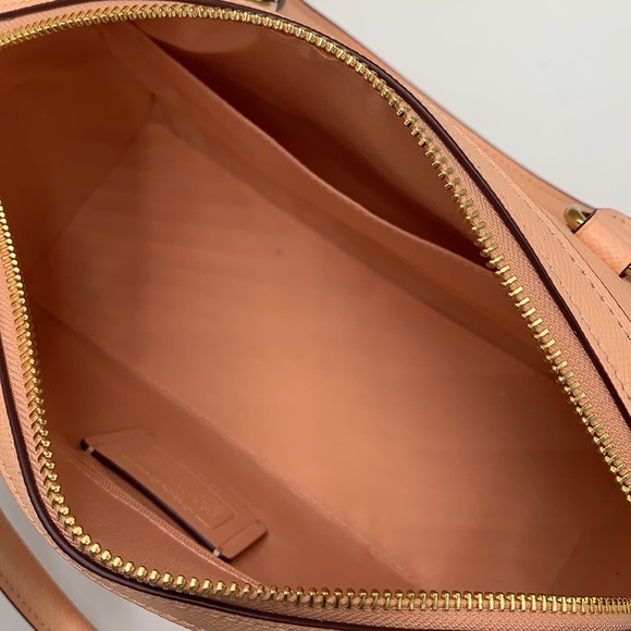 COACH ROWAN SATCHEL COLOR:
Gold/Faded Blush - Picture 11 of 16